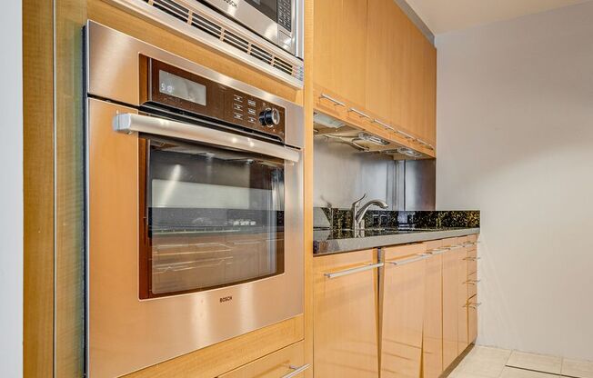 2 beds, 2 baths, $2,450, Unit # 2407