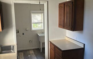 2 beds, 1 bath, $1,595