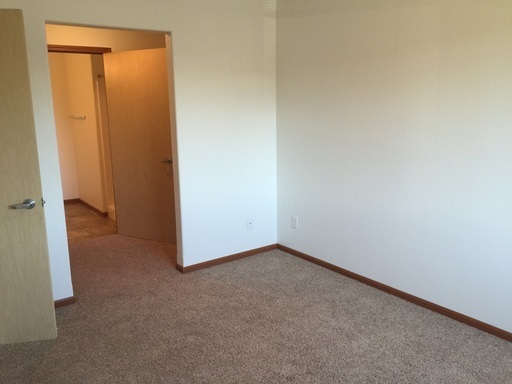 3 beds, 2 baths, 1,232 sqft, $1,425, Unit 413