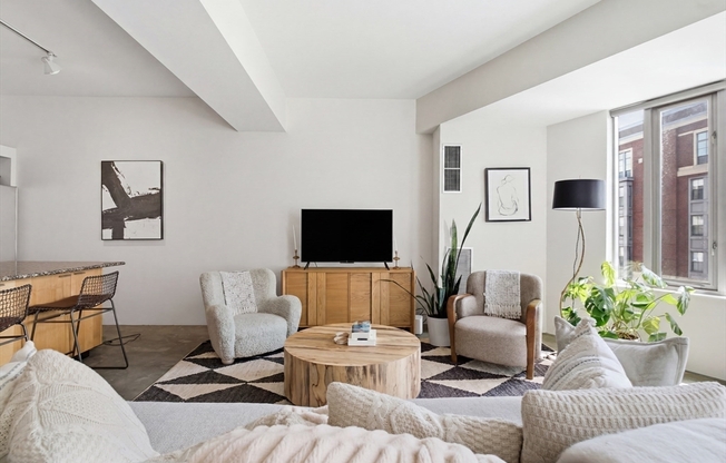 1 bed, 1 bath, 917 sqft, $4,500, Unit 414