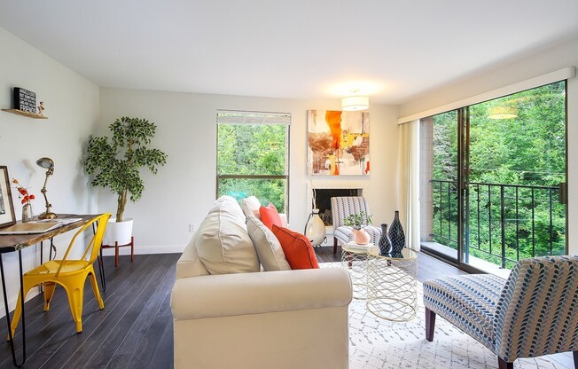 CLICK "REQUEST A TOUR" NOW!