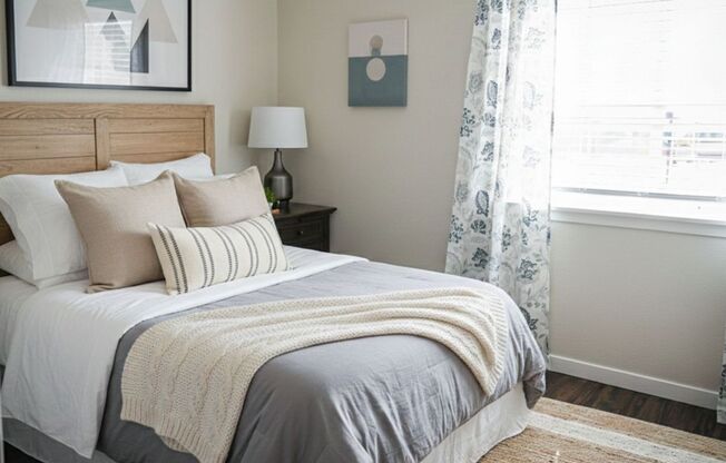 3 beds, 1.5 baths, 961 sqft, $1,715, Unit 1808-101