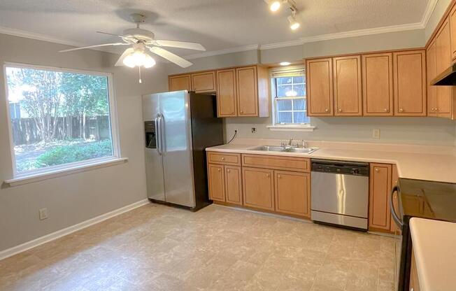 2453 RIVERLOOK DR