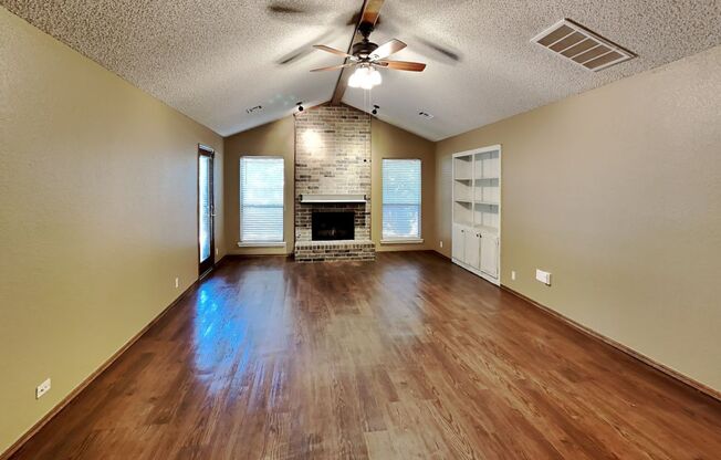 3 Bedroom home with great back patio for entertaining - Edmond Schools