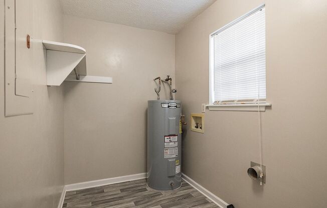 2 beds, 2 baths, $1,200, Unit 153