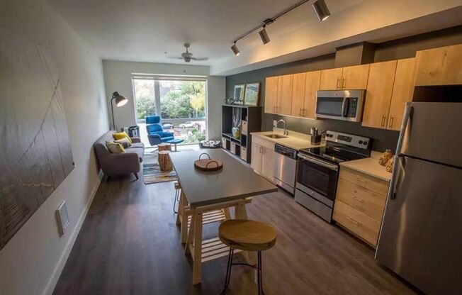 1 bed, 1 bath, 739 sqft, $1,795, Unit 212