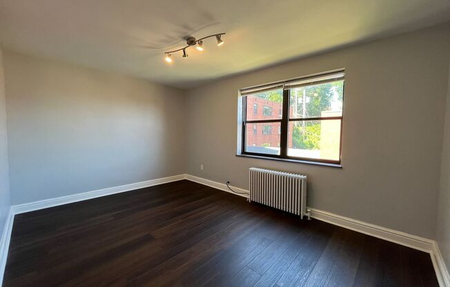 3 beds, 1 bath, 1,000 sqft, $2,190, Unit 6236 Fifth Ave. #306C