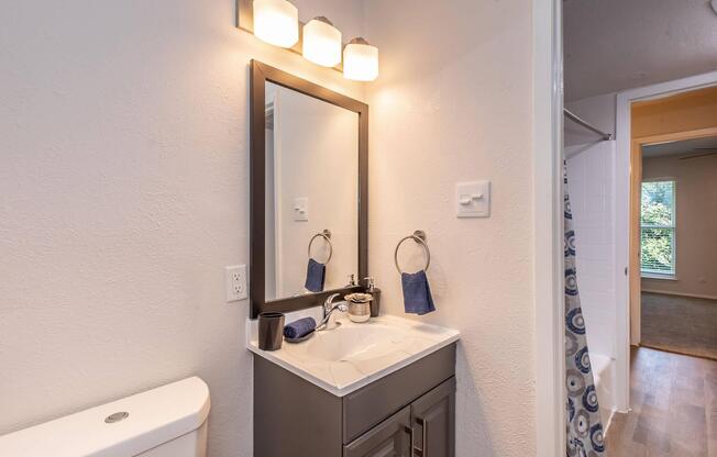 2 beds, 1.5 baths, 890 sqft, $1,309