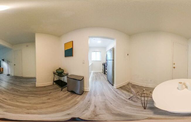 2 beds, 1 bath, 800 sqft, $2,000, Unit 14