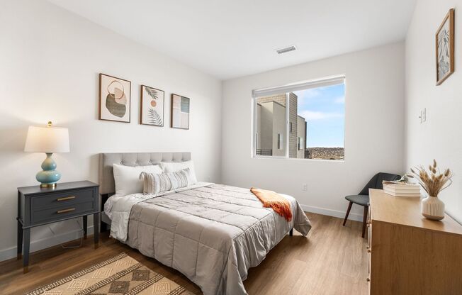 2 beds, 1 bath, 848 sqft, $2,350, Unit 415