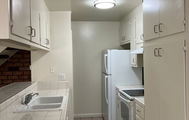 UPDATED 2 BEDROOM CONDO!!