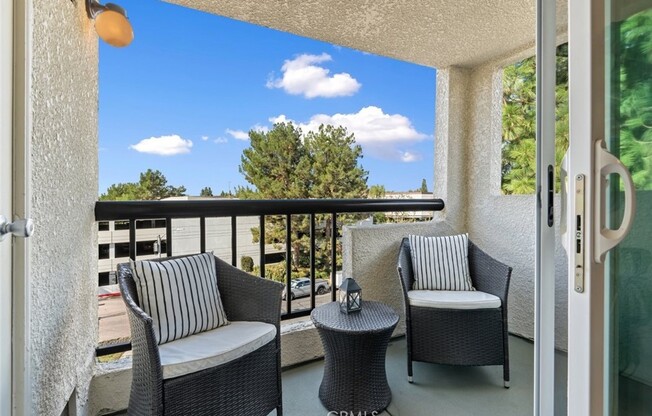 2 beds, 2 baths, 920 sqft, $2,800, Unit 331