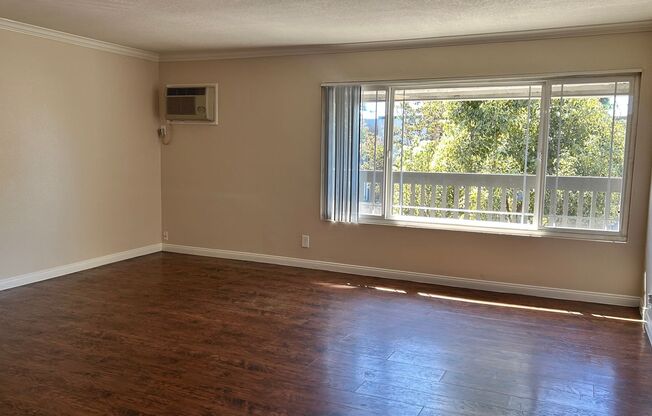 2 beds, 2 baths, 880 sqft, $2,780, Unit N-33