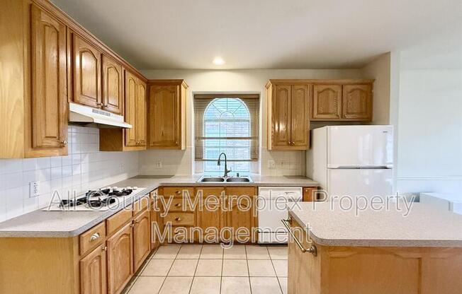 1009 YARNELL PL