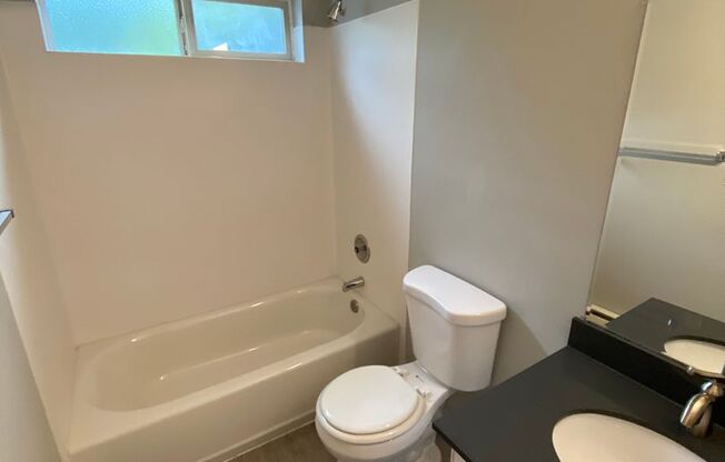 1 bed, 1 bath, 525 sqft, $1,350, Unit 19