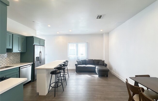 1735 1/2 MAGNOLIA AVE