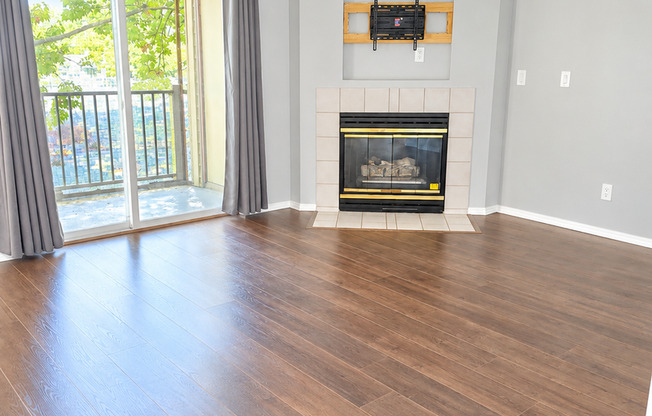 Welcome Home! Beautiful, Like-New 2-Bedroom Condo in a Convenient Location