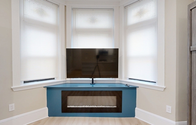 Studio, 1 bath, 330 sqft, $2,995, Unit 1