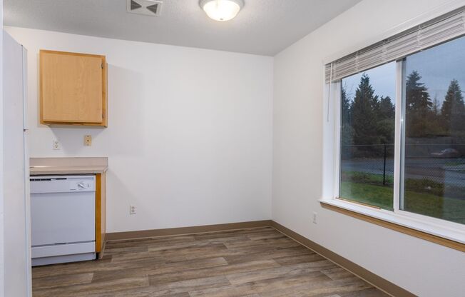 2 beds, 2 baths, 912 sqft, $1,499, Unit 23