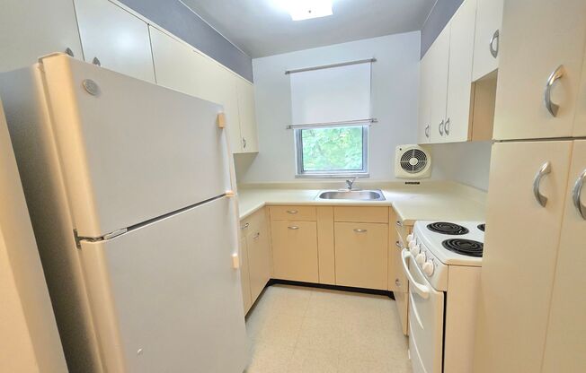 Welcome to Kenwood Manor Apartments – Tucked Away in the Heart of Sioux Falls