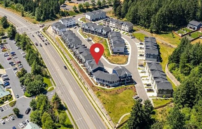 Newly constructed 2 bedroom condo in Puyallup with amazing views of Mount Rainier!!