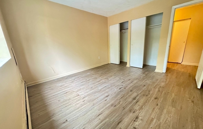 2 beds, 1 bath, 1,020 sqft, $2,300, Unit E112