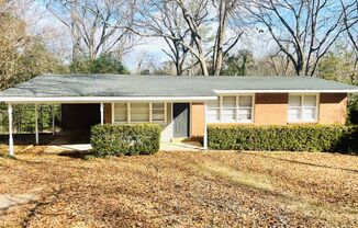 ** 3 bed 2 bath located in Forrest Hills ** Call 334-366-9198 to schedule a self showing