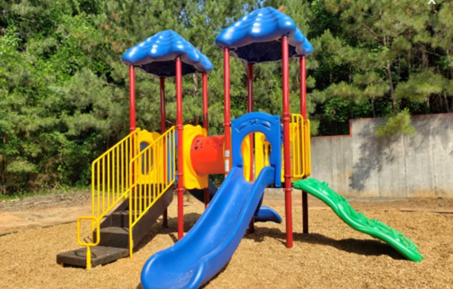 3 beds, 2 baths, 1,200 sqft, $1,700, Unit 13