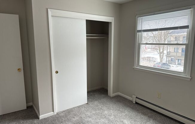 2 beds, 1 bath, 564 sqft, $835, Unit 0009