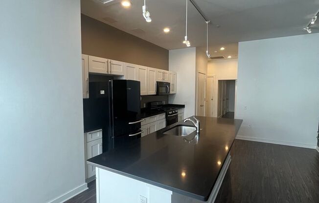 1 bed, 1 bath, 936 sqft, $1,540, Unit 703