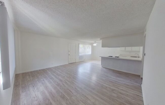 573 N. Tustin Ave