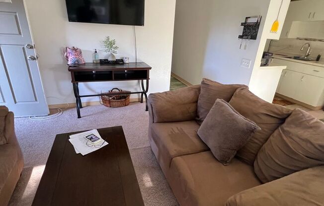 Fully Furnished 2bdrm 1.5bath unit for $2,000/month