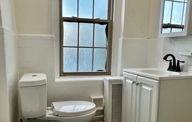 Studio, 1 bath, $950, Unit 302
