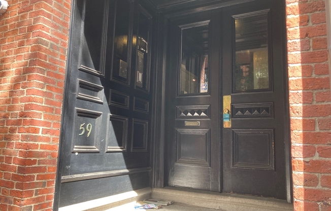 1 bed, 1 bath, $2,350, Unit B