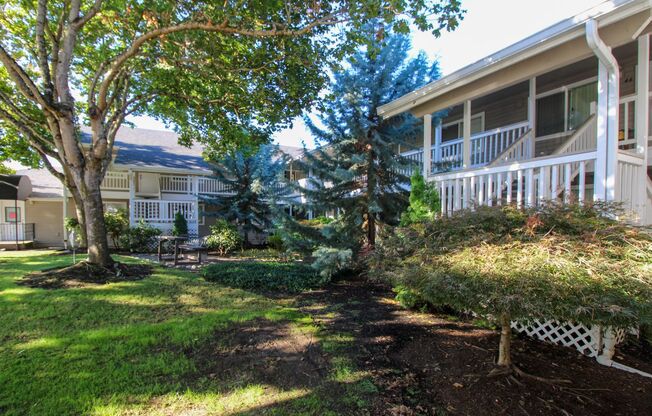 2 beds, 1 bath, 840 sqft, $1,250, Unit 49