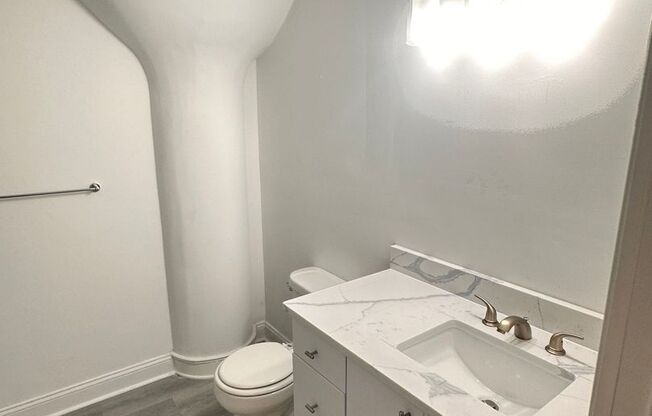 3 beds, 2 baths, 1,292 sqft, $2,045, Unit Unit 315 (Loft)