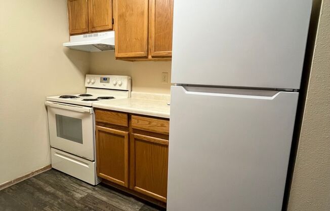 3 beds, 1 bath, 1,044 sqft, $895, Unit 18