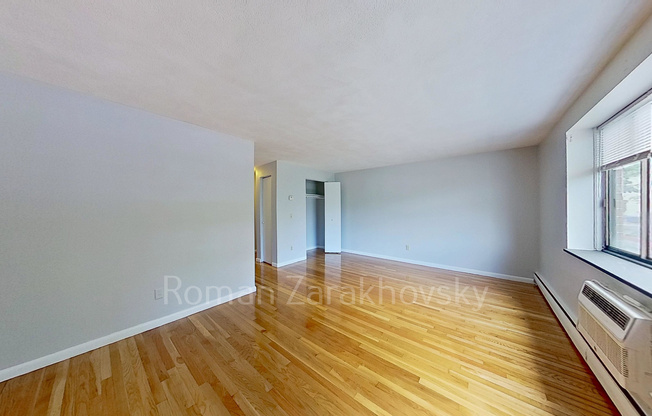216 BABCOCK ST