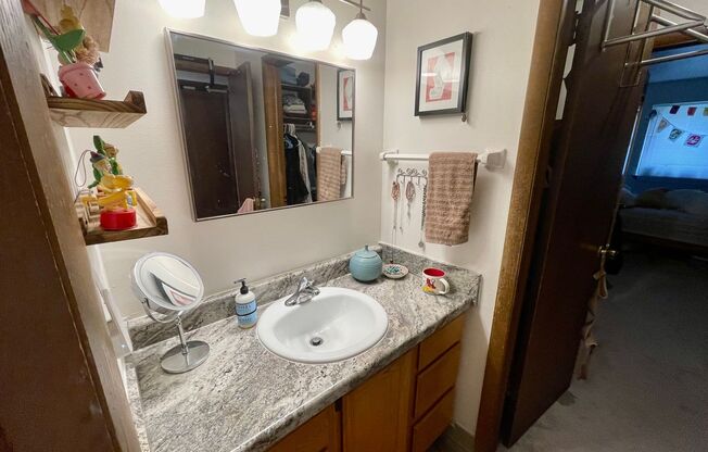 1 bed, 1 bath, $1,095, Unit 208