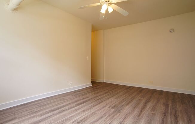 2 beds, 1 bath, 901 sqft, $1,550, Unit 1530-GA