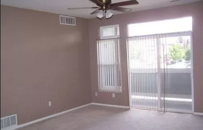 Commuter’s Dream! Spacious 3BD/2BA Cherry Grove Condo in Aurora