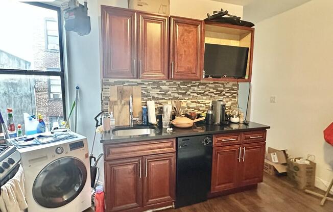 3 beds, 1 bath, $6,695, Unit 19A