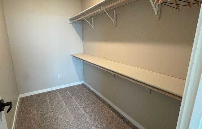 2 beds, 2 baths, 1,296 sqft, $1,979, Unit 401