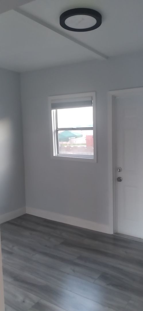 Studio, 1 bath, 500 sqft, $1,395, Unit 5