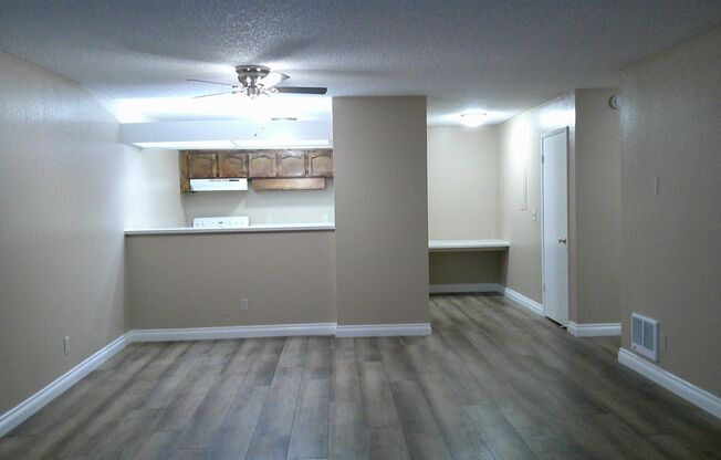 2 beds, 1.5 baths, 900 sqft, $2,400, Unit 48-55D