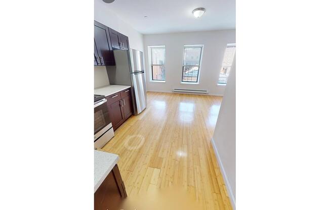 2 beds, 1 bath, 900 sqft, $2,650, Unit 2