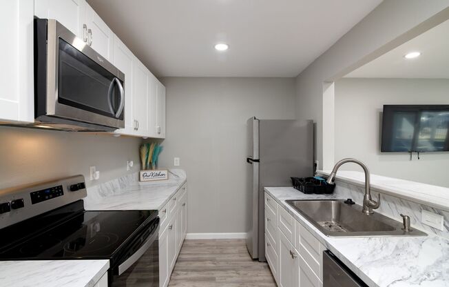 2 beds, 2 baths, 959 sqft, $1,950