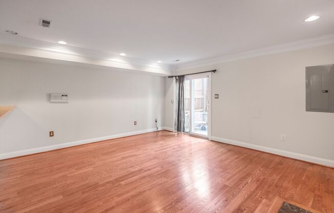 Stunning 2 BR/2.5 BA 2-Level Condo in Petworth!