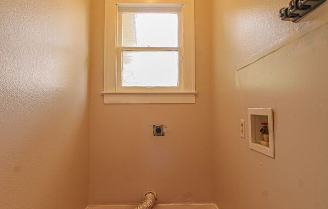 2 beds, 1 bath, $1,550