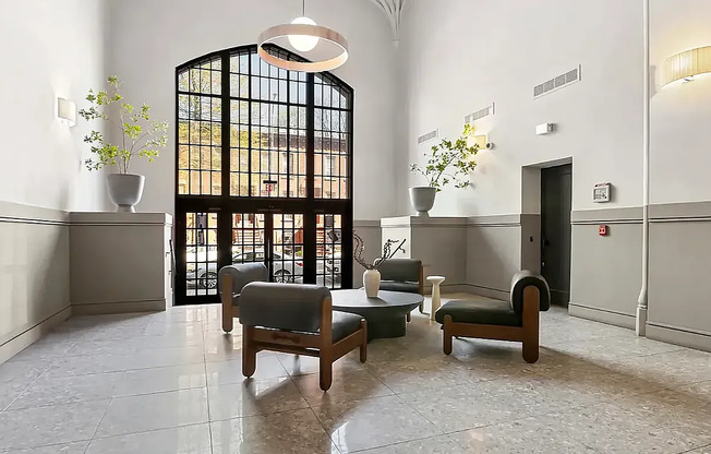 2 beds, 1 bath, $3,795, Unit 311